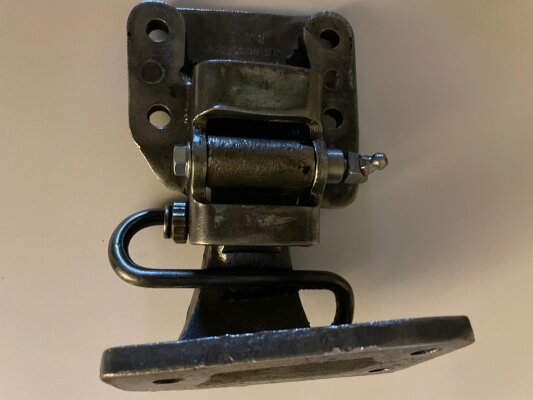 Jaguar XJ  unteres Türscharnier ausgeschlagen - Jaguar XJ unteres Türscharnier ausgeschlagen | HERITAGE Spares